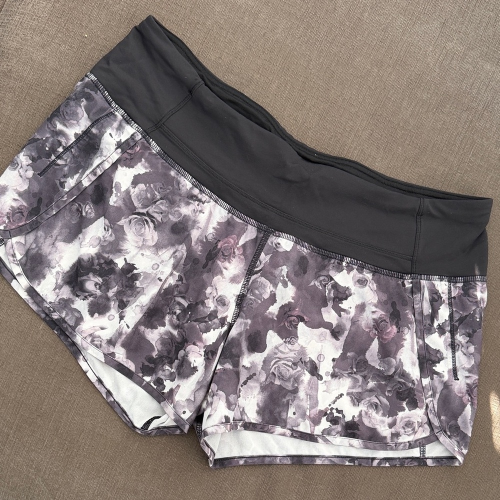 LULULEMON Speed Up Shorts 8 - Picture 7 of 14